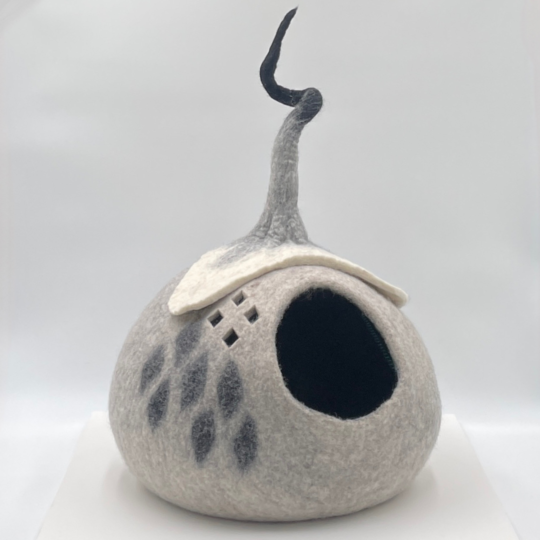Kiss & Tail Collection | All Natural Premium Cat Bed